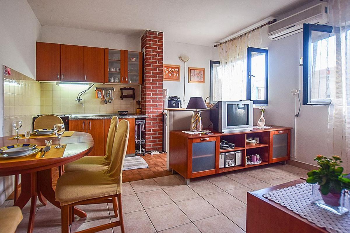 Apartments Derado Supetar Luaran gambar