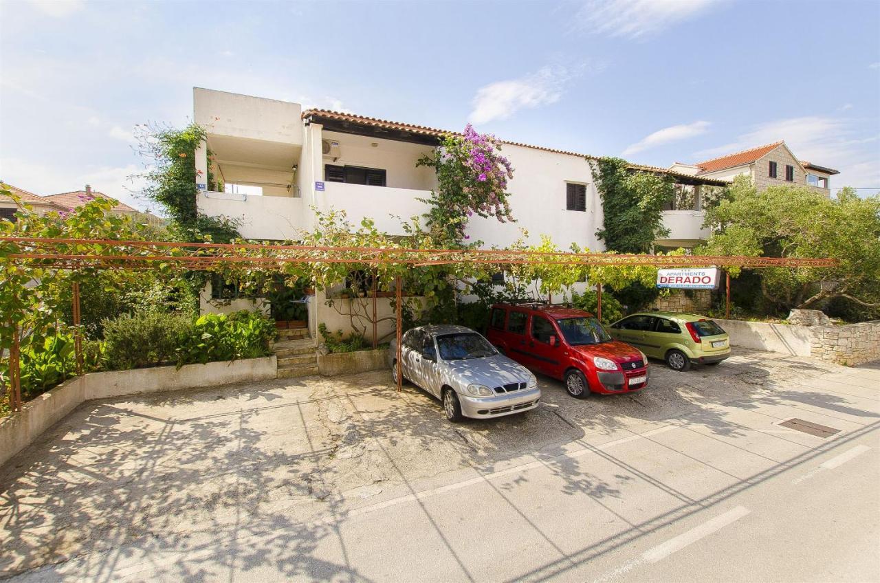 Apartments Derado Supetar Luaran gambar